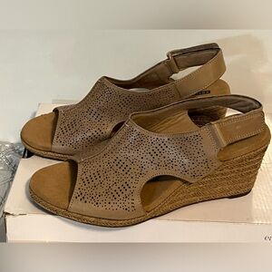 NEW Clarks Lafley Rosen Wedge Slingback sz 8.5